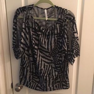Back and gray fun shirt to go out in! 🎉🎉